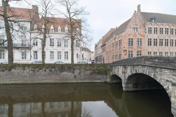T&T DESIGN:  Loft in het hartje van Brugge